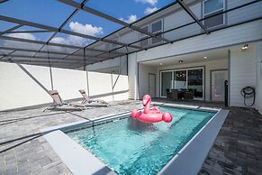 Gorgeous 5Bd Close to Disney With Pool at Windsor Cay 1285