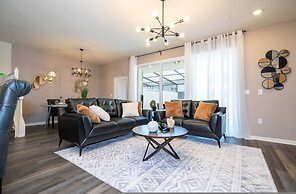 Gorgeous 5Bd Close to Disney With Pool at Windsor Cay 1285