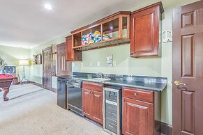 Serene Lakeside Getaway With Games & Relaxation 4 Bedroom Home