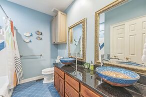 Serene Lakeside Getaway With Games & Relaxation 4 Bedroom Home