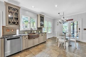 Serene Lakeside Getaway With Games & Relaxation 4 Bedroom Home