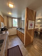 Large 3br Condo On Bus Route ~ Argentine 1517~kids Ski Free 3 Bedroom 