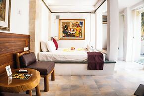 Alam Puri Residence and Art Museum