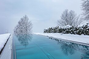 Lovely Apartment With Shared Pool