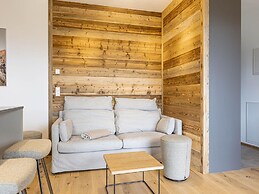 Lovely Apartment With Shared Pool