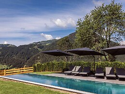 Lovely Apartment With Shared Pool