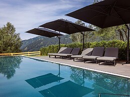 Lovely Apartment With Shared Pool