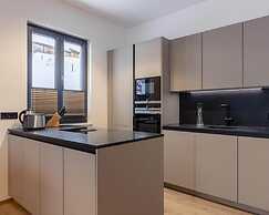 Nice Apartment With Shared Pool