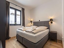 Nice Apartment With Shared Pool