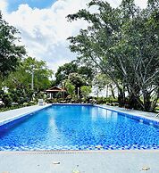 Hang Sói Forest Village