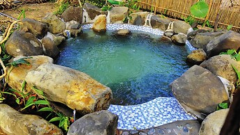 Hang Sói Forest Village