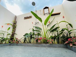 Hang Sói Forest Village