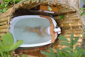 Hang Sói Forest Village