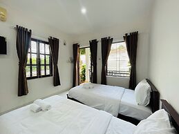 Hang Sói Forest Village