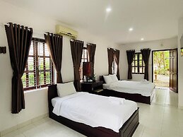 Hang Sói Forest Village