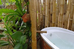 Hang Sói Forest Village