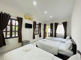 Hang Sói Forest Village