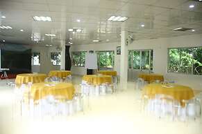 Hang Sói Forest Village