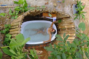 Hang Sói Forest Village