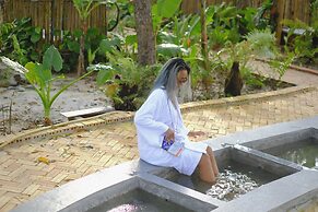 Hang Sói Forest Village