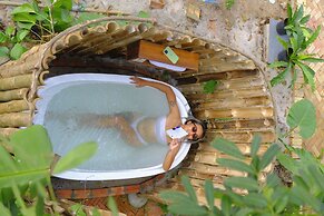 Hang Sói Forest Village