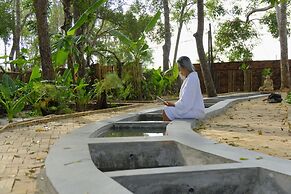 Hang Sói Forest Village