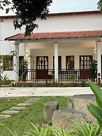 Hang Sói Forest Village