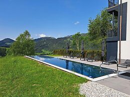 Majestic Apartment With Infinity Pool