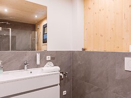 Apartment With Finnish Sauna and Pool