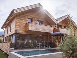 Attractive Holiday Home With Pool