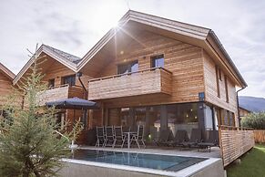 Attractive Holiday Home With Pool