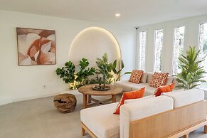 Diplomat Suites