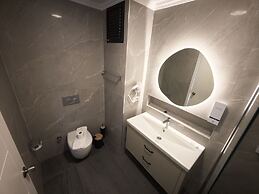 Diplomat Suites