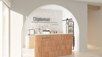 Diplomat Suites