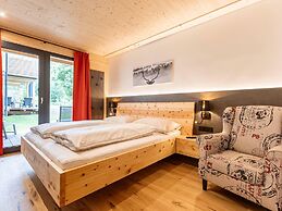 Appealing Apartment With Pool