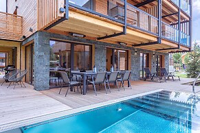 Appealing Apartment With Pool