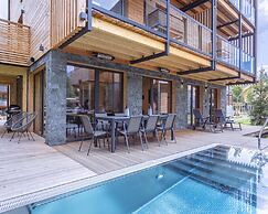 Appealing Apartment With Pool