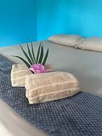 Pacific Breeze Lodge