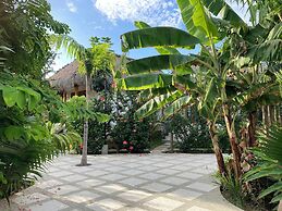 Hotel La Costa International