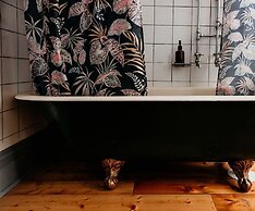 The Rabbit Hole Inn at Harvest Home