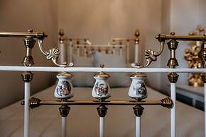 The Rabbit Hole Inn at Harvest Home