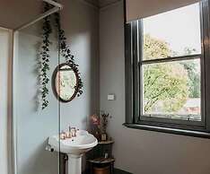 The Rabbit Hole Inn at Harvest Home