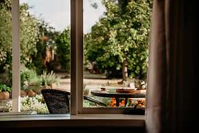 The Rabbit Hole Inn at Harvest Home