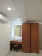 Hibiscus Suites And Residences