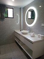 Hibiscus Suites And Residences