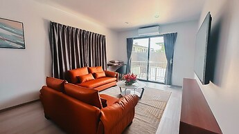 Hibiscus Suites And Residences
