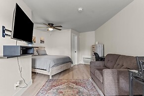 Modern Studio Apartment in Huntsville