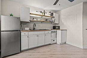 Modern Studio Apartment in Huntsville