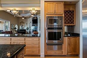 Crystal Beach Villa 5 Bedroom Home