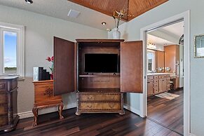 Crystal Beach Villa 5 Bedroom Home